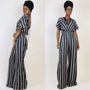 🌹Xhilaration B&W Striped Jumpsuit